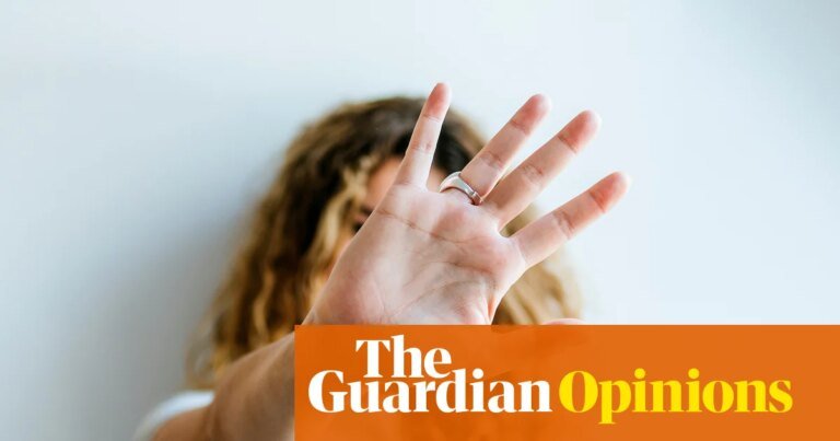 Lena dunham is right that fame is toxic. Unfortunately, we’re all famous now | emma beddington