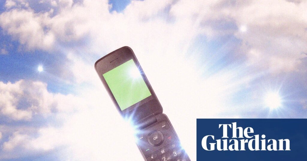 So dumb it just might work: can these dumbphone evangelists convince you to dump smartphones? | technology So dumb it just might work: can these dumbphone evangelists convince you to dump smartphones? | technology