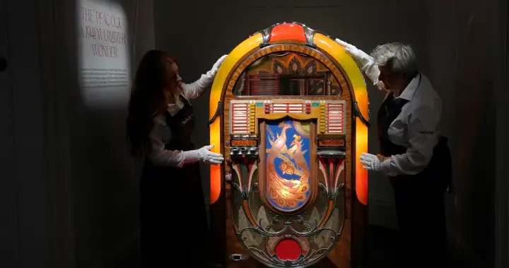 Revisiting the days when the mob controlled the jukeboxes - national Cp167865991