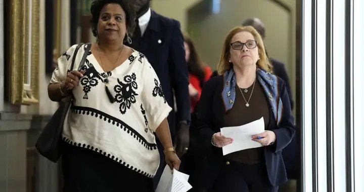 Are ebola travel restrictions necessary? Phac, health experts disagree - national Are ebola travel restrictions necessary? Phac, health experts disagree - national
