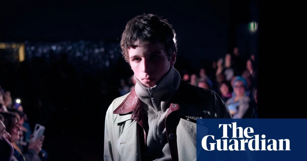 ‘my outfit cost $25’: vinnies volunteers stage op-shop fashion show – in pictures ‘my outfit cost $25’: vinnies volunteers stage op-shop fashion show – in pictures