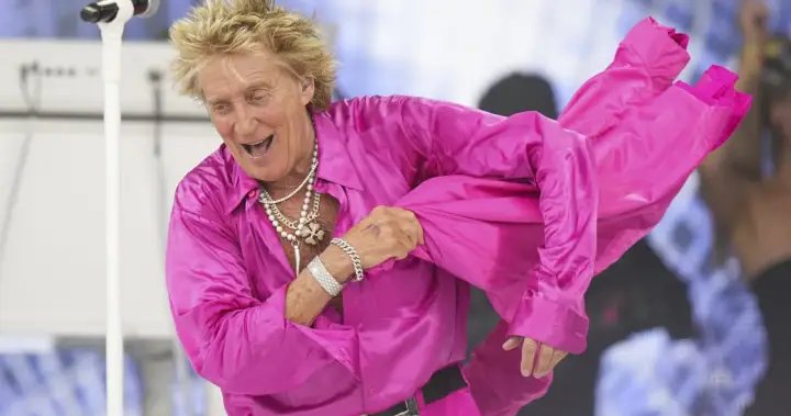 Rod stewart uses oxygen tank on stage, says he nearly fainted - national Rod stewart glastonbury performance e1782135315578